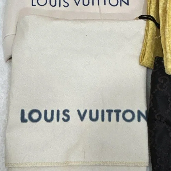 Louis Vuitton Cream and Black Accessory Set - Picture 6 of 6